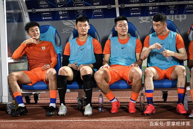 詹姆斯乘直升机通勤引发NBA内部关注
